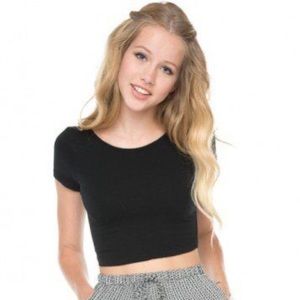 Brandy Melville Crop Tee 🖤